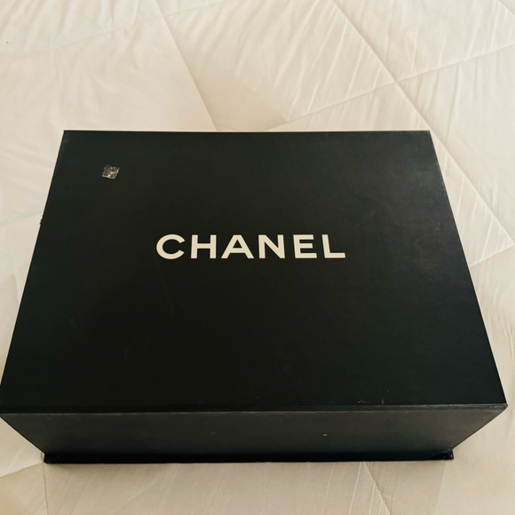 CHANEL Classic Double Flap Bag Quilted Caviar Jumbo Black - Picture 6 of 14